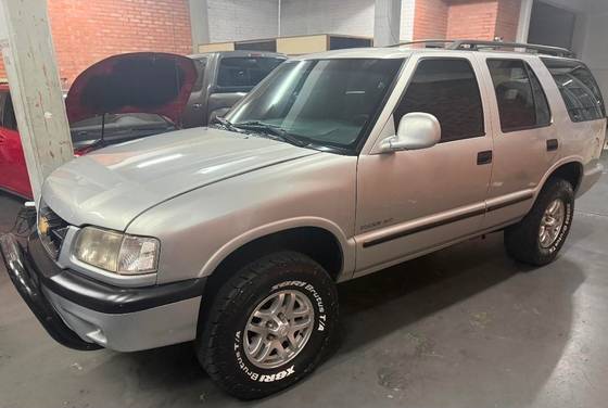 CHEVROLET BLAZER 2.8 DLX 4X4 12V TURBO INTERCOOLER DIESEL 4P MANUAL CHEVROLET BLAZER 2.8 DLX 4X4 12V TURBO INTERCOOLER DIESEL 4P MANUAL